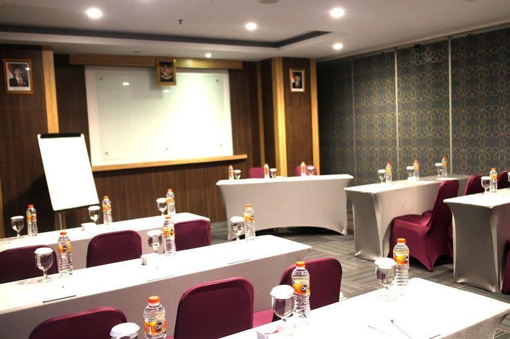 Top Malioboro Hotel Jogja Джокякарта Екстериор снимка