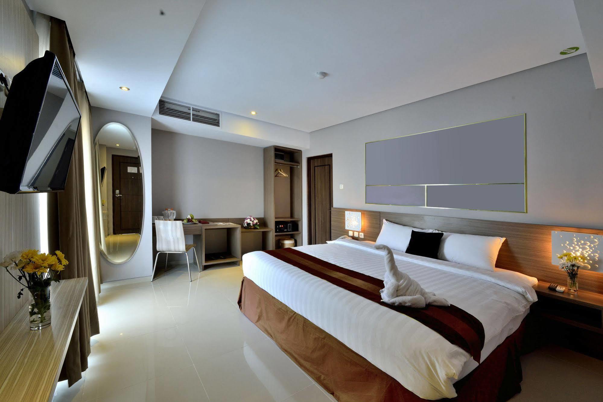 Top Malioboro Hotel Jogja Джокякарта Екстериор снимка