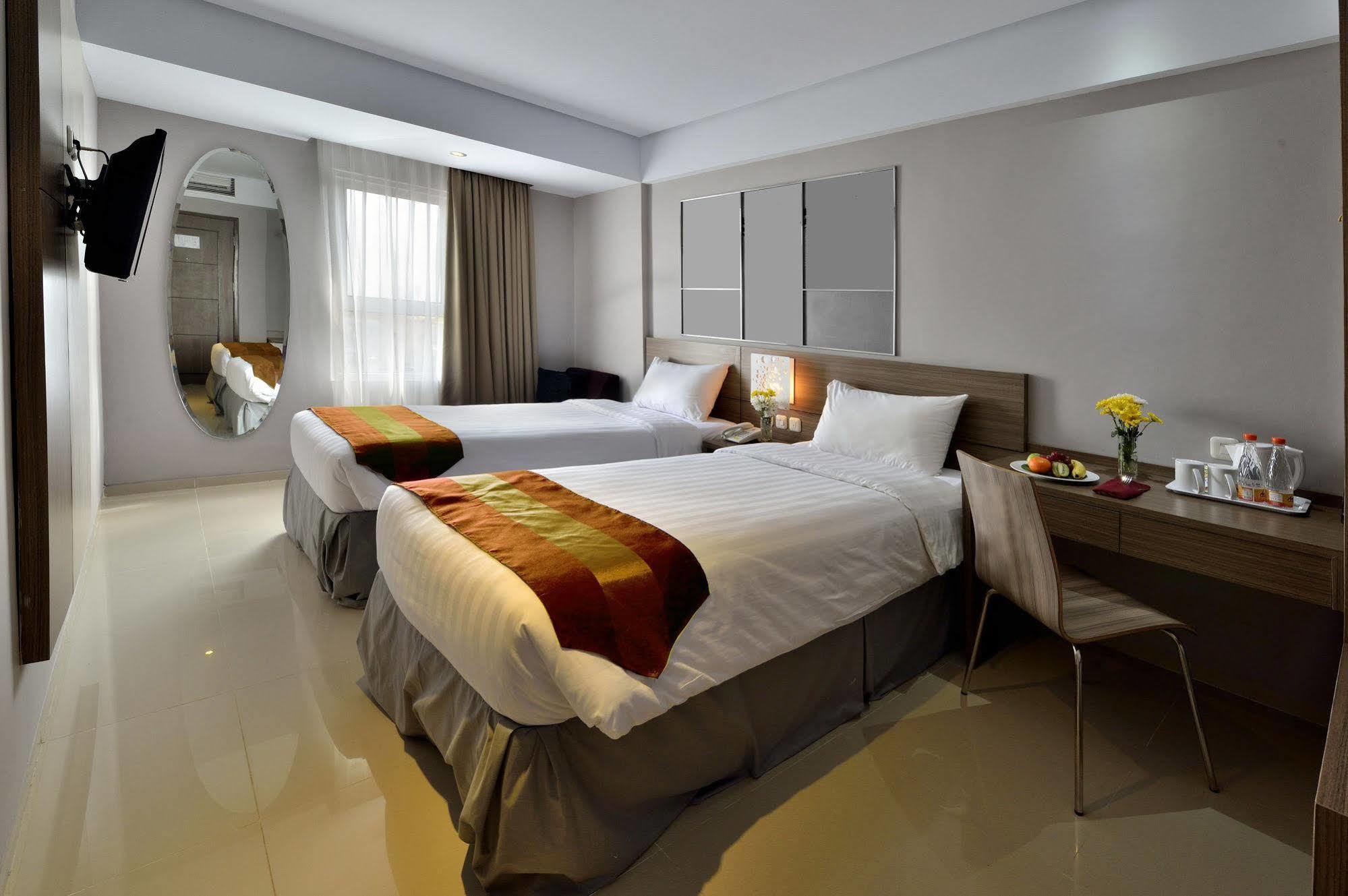 Top Malioboro Hotel Jogja Джокякарта Екстериор снимка